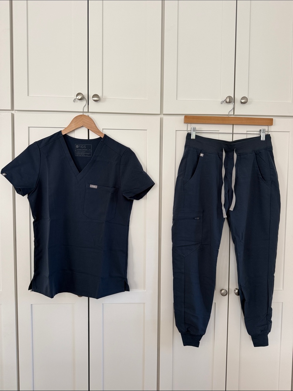 Figs Women's Scrub Set in Dark Harbor - V-Neck Top & Jogger Pants